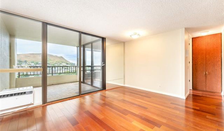 55 Judd Street,Honolulu,Hawaii,96817,1 Bedroom Bedrooms,1 BathroomBathrooms,Condo/Townhouse,Judd,15,18216828