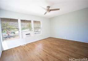 578 Hahaione Street,Honolulu,Hawaii,96825,4 ベッドルーム ベッドルーム,2 バスルームバスルーム,コンド / タウンハウス,Hahaione,1,18217414