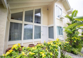 578 Hahaione Street,Honolulu,Hawaii,96825,4 ベッドルーム ベッドルーム,2 バスルームバスルーム,コンド / タウンハウス,Hahaione,1,18217414