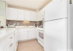 430 Lewers Street,Honolulu,Hawaii,96815,1 Bedroom Bedrooms,1 BathroomBathrooms,Condo/Townhouse,Lewers,30,18217415