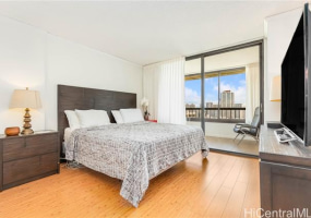 430 Lewers Street,Honolulu,Hawaii,96815,1 Bedroom Bedrooms,1 BathroomBathrooms,Condo/Townhouse,Lewers,30,18217415