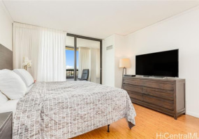 430 Lewers Street,Honolulu,Hawaii,96815,1 Bedroom Bedrooms,1 BathroomBathrooms,Condo/Townhouse,Lewers,30,18217415