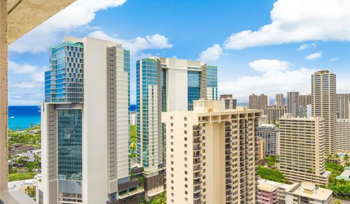 430 Lewers Street,Honolulu,Hawaii,96815,1 Bedroom Bedrooms,1 BathroomBathrooms,Condo/Townhouse,Lewers,30,18217415