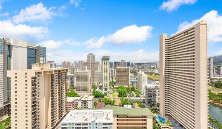 430 Lewers Street,Honolulu,Hawaii,96815,1 Bedroom Bedrooms,1 BathroomBathrooms,Condo/Townhouse,Lewers,30,18217415