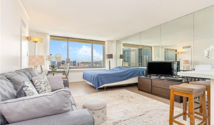 430 Lewers Street,Honolulu,Hawaii,96815,1 Bedroom Bedrooms,1 BathroomBathrooms,Condo/Townhouse,Lewers,30,18217415