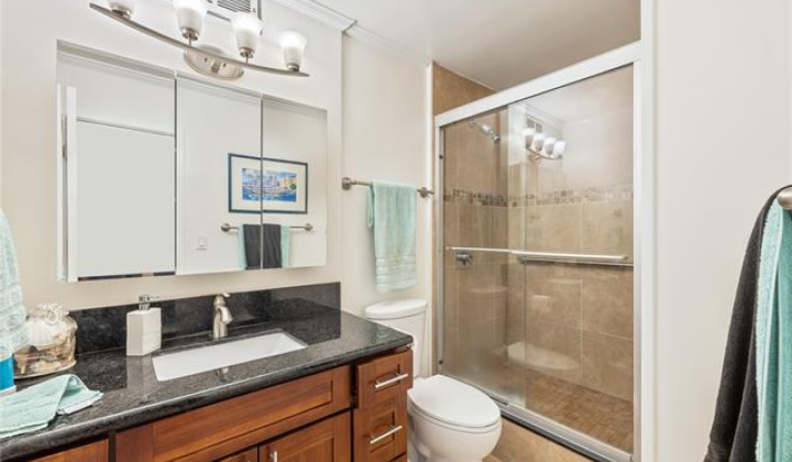 425 Ena Road,Honolulu,Hawaii,96815,1 Bedroom Bedrooms,1 BathroomBathrooms,Condo/Townhouse,Ena,12,18217536