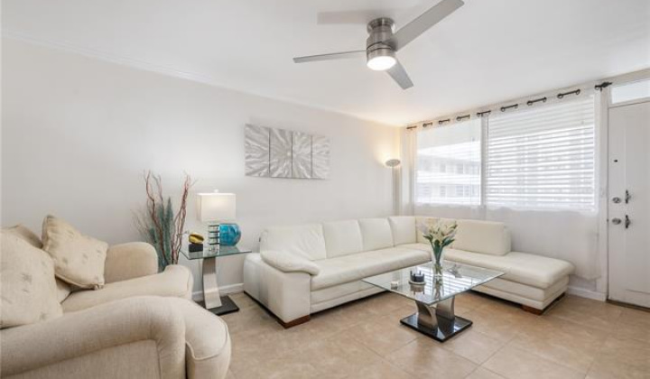 425 Ena Road,Honolulu,Hawaii,96815,1 Bedroom Bedrooms,1 BathroomBathrooms,Condo/Townhouse,Ena,12,18217536