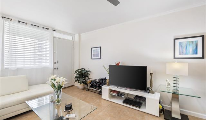 425 Ena Road,Honolulu,Hawaii,96815,1 Bedroom Bedrooms,1 BathroomBathrooms,Condo/Townhouse,Ena,12,18217536