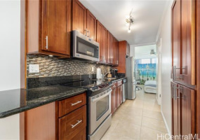 425 Ena Road,Honolulu,Hawaii,96815,1 Bedroom Bedrooms,1 BathroomBathrooms,Condo/Townhouse,Ena,12,18217536