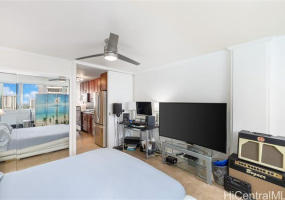 425 Ena Road,Honolulu,Hawaii,96815,1 Bedroom Bedrooms,1 BathroomBathrooms,Condo/Townhouse,Ena,12,18217536