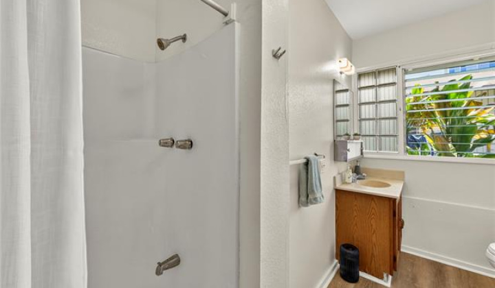 1128 Alohi Way,Honolulu,Hawaii,96814,9 ベッドルーム ベッドルーム,6 バスルームバスルーム,一戸建て,Alohi,19387413