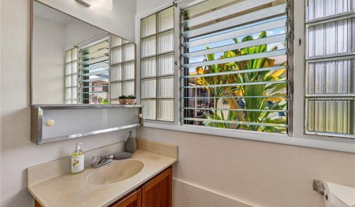 1128 Alohi Way,Honolulu,Hawaii,96814,9 ベッドルーム ベッドルーム,6 バスルームバスルーム,一戸建て,Alohi,19387413
