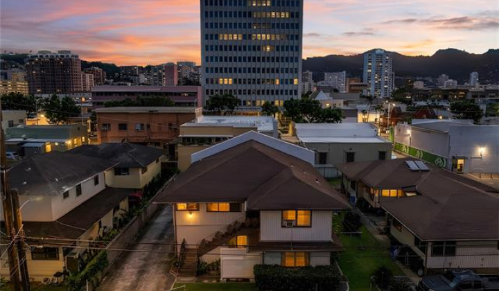 1128 Alohi Way,Honolulu,Hawaii,96814,9 ベッドルーム ベッドルーム,6 バスルームバスルーム,一戸建て,Alohi,19387413
