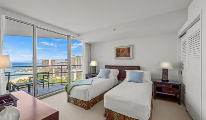 223 Saratoga Road,Honolulu,Hawaii,96815,2 Bedrooms Bedrooms,3 BathroomsBathrooms,Condo/Townhouse,Saratoga,28,18218957