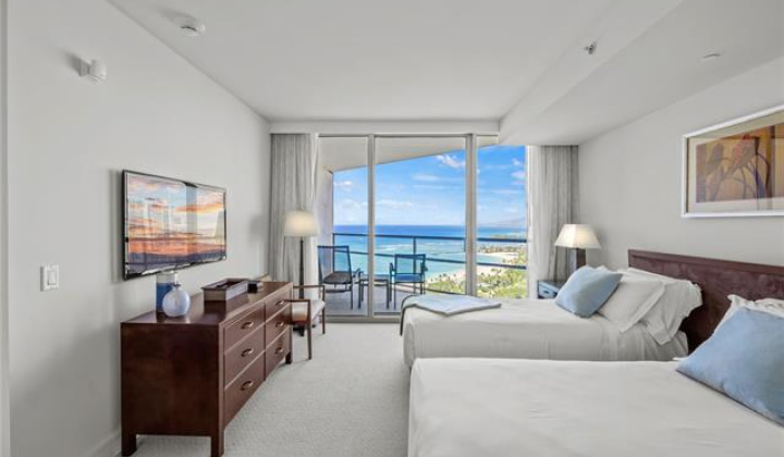 223 Saratoga Road,Honolulu,Hawaii,96815,2 Bedrooms Bedrooms,3 BathroomsBathrooms,Condo/Townhouse,Saratoga,28,18218957
