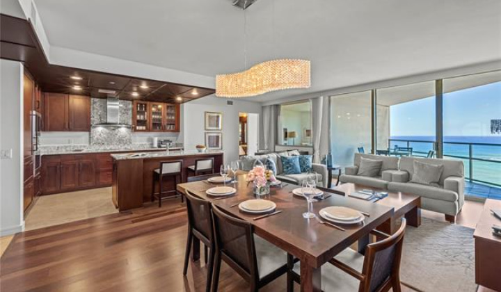 223 Saratoga Road,Honolulu,Hawaii,96815,2 Bedrooms Bedrooms,3 BathroomsBathrooms,Condo/Townhouse,Saratoga,28,18218957
