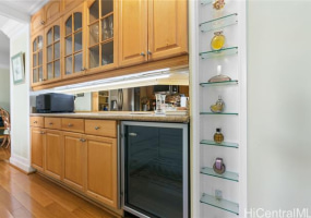 1717 Ala Wai Boulevard,Honolulu,Hawaii,96815,2 Bedrooms Bedrooms,2 BathroomsBathrooms,Condo/Townhouse,Ala Wai,26,18219457