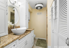 1717 Ala Wai Boulevard,Honolulu,Hawaii,96815,2 Bedrooms Bedrooms,2 BathroomsBathrooms,Condo/Townhouse,Ala Wai,26,18219457