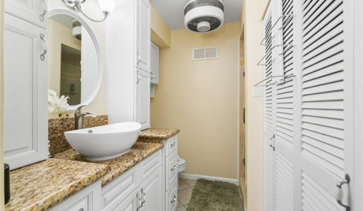 1717 Ala Wai Boulevard,Honolulu,Hawaii,96815,2 Bedrooms Bedrooms,2 BathroomsBathrooms,Condo/Townhouse,Ala Wai,26,18219457