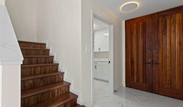 555 University Avenue,Honolulu,Hawaii,96826,3 Bedrooms Bedrooms,3 BathroomsBathrooms,Condo/Townhouse,University,38,19389753