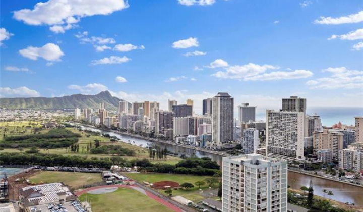 555 University Avenue,Honolulu,Hawaii,96826,3 Bedrooms Bedrooms,3 BathroomsBathrooms,Condo/Townhouse,University,38,19389753