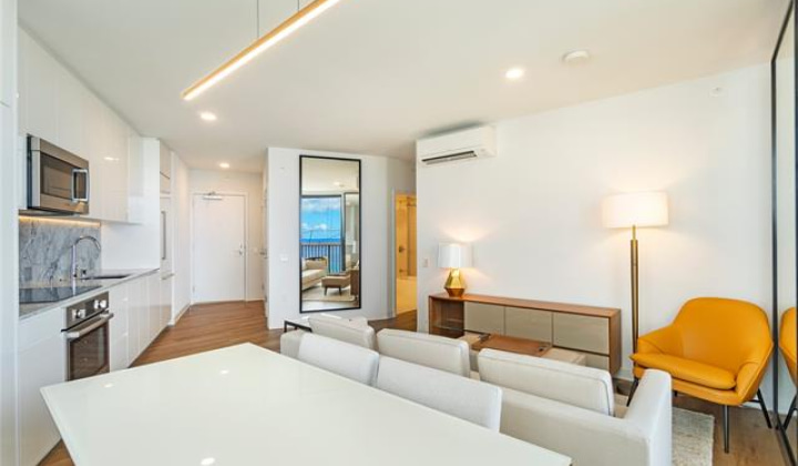 987 Queen Street,Honolulu,Hawaii,96814,1 Bedroom Bedrooms,1 BathroomBathrooms,Condo/Townhouse,Queen,35,18223416