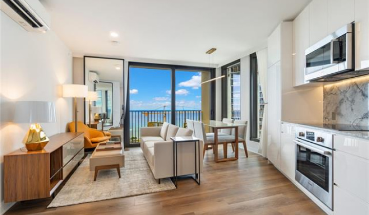 987 Queen Street,Honolulu,Hawaii,96814,1 Bedroom Bedrooms,1 BathroomBathrooms,Condo/Townhouse,Queen,35,18223416