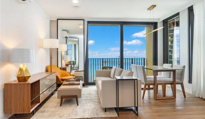 987 Queen Street,Honolulu,Hawaii,96814,1 Bedroom Bedrooms,1 BathroomBathrooms,Condo/Townhouse,Queen,35,18223416