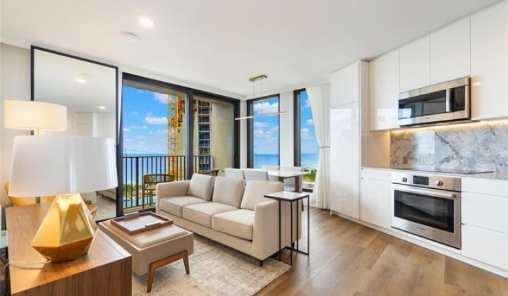 987 Queen Street,Honolulu,Hawaii,96814,1 Bedroom Bedrooms,1 BathroomBathrooms,Condo/Townhouse,Queen,35,18223416