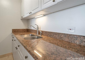 3045 Ala Napuaa Place,Honolulu,Hawaii,96818,2 Bedrooms Bedrooms,2 BathroomsBathrooms,Condo/Townhouse,Ala Napuaa,18,18224067