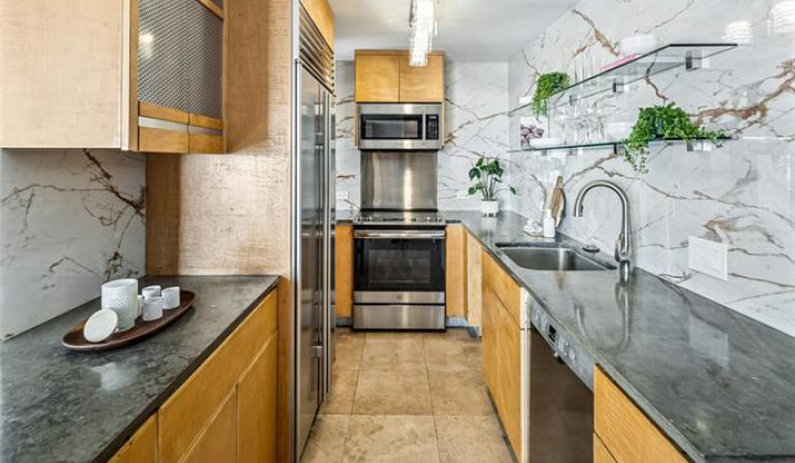 2979 Kalakaua Avenue,Honolulu,Hawaii,96815,2 Bedrooms Bedrooms,2 BathroomsBathrooms,Condo/Townhouse,Kalakaua,4,18224614
