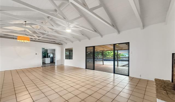 44-327 Kaneohe Bay Drive,Kaneohe,Hawaii,96744,8 ベッドルーム ベッドルーム,5 バスルームバスルーム,一戸建て,Kaneohe Bay,19391536