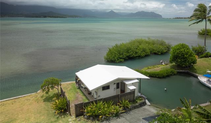 44-327 Kaneohe Bay Drive,Kaneohe,Hawaii,96744,8 ベッドルーム ベッドルーム,5 バスルームバスルーム,一戸建て,Kaneohe Bay,19391536