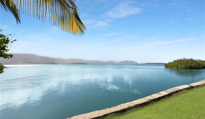 44-327 Kaneohe Bay Drive,Kaneohe,Hawaii,96744,8 ベッドルーム ベッドルーム,5 バスルームバスルーム,一戸建て,Kaneohe Bay,19391536