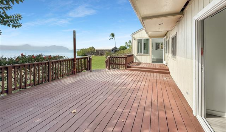 44-327 Kaneohe Bay Drive,Kaneohe,Hawaii,96744,8 ベッドルーム ベッドルーム,5 バスルームバスルーム,一戸建て,Kaneohe Bay,19391536