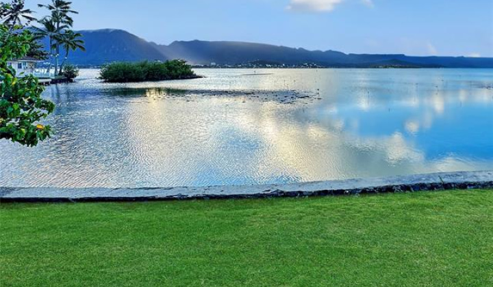 44-327 Kaneohe Bay Drive,Kaneohe,Hawaii,96744,8 ベッドルーム ベッドルーム,5 バスルームバスルーム,一戸建て,Kaneohe Bay,19391536