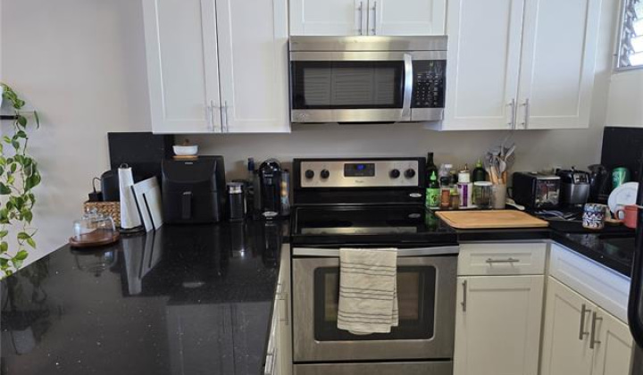 555 大学 Avenue,Honolulu,Hawaii,96826,1 ベッドルーム ベッドルーム,1 バスルームバスルーム,コンド / タウンハウス,University,25,18226905