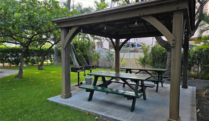 555 大学 Avenue,Honolulu,Hawaii,96826,1 ベッドルーム ベッドルーム,1 バスルームバスルーム,コンド / タウンハウス,University,25,18226905