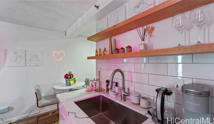 445 seaside Avenue,Honolulu,Hawaii,96815,1 BathroomBathrooms,Condo/Townhouse,seaside,15,18690838
