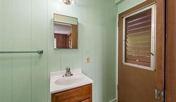 45-595 Keaahala Road,Kaneohe,Hawaii,96744,3 Bedrooms Bedrooms,1 BathroomBathrooms,Single family,Keaahala,18228871