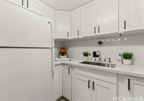 225 Queen Street,Honolulu,Hawaii,96813,2 Bedrooms Bedrooms,2 BathroomsBathrooms,Condo/Townhouse,Queen,10,18229233