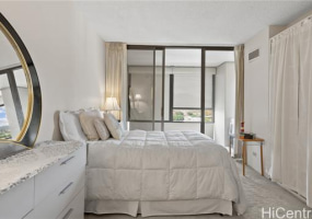 1717 Mott Smith Drive,Honolulu,Hawaii,96822,1 Bedroom Bedrooms,1 BathroomBathrooms,Condo/Townhouse,Mott Smith,25,18229619