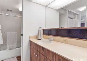 1717 Mott Smith Drive,Honolulu,Hawaii,96822,1 Bedroom Bedrooms,1 BathroomBathrooms,Condo/Townhouse,Mott Smith,25,18229619