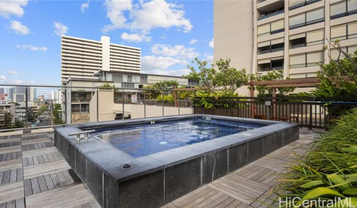 1717 Mott Smith Drive,Honolulu,Hawaii,96822,1 Bedroom Bedrooms,1 BathroomBathrooms,Condo/Townhouse,Mott Smith,25,18229619