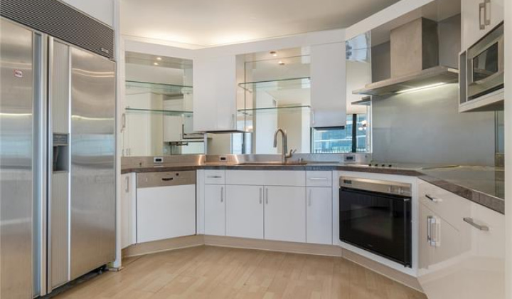 88 Piikoi Street,Honolulu,Hawaii,96814,2 Bedrooms Bedrooms,2 BathroomsBathrooms,Condo/Townhouse,Piikoi,35,18230064
