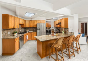 4644 Kolohala Street,Honolulu,Hawaii,96816,6 ベッドルーム ベッドルーム,6 バスルームバスルーム,一戸建て,Kolohala,18230320