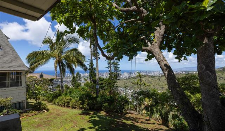 3637 Nihipali Place,Honolulu,Hawaii,96816,4 ベッドルーム ベッドルーム,3 バスルームバスルーム,一戸建て,Nihipali,18693094