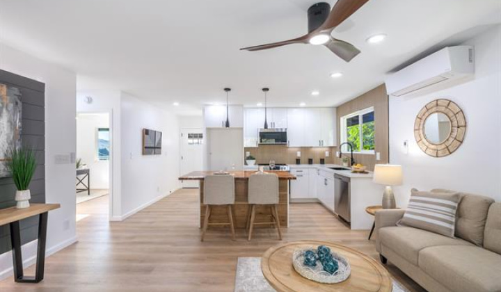 4611 Aliikoa Street,Honolulu,Hawaii,96821,3 Bedrooms Bedrooms,1 BathroomBathrooms,Single family,Aliikoa,18231088