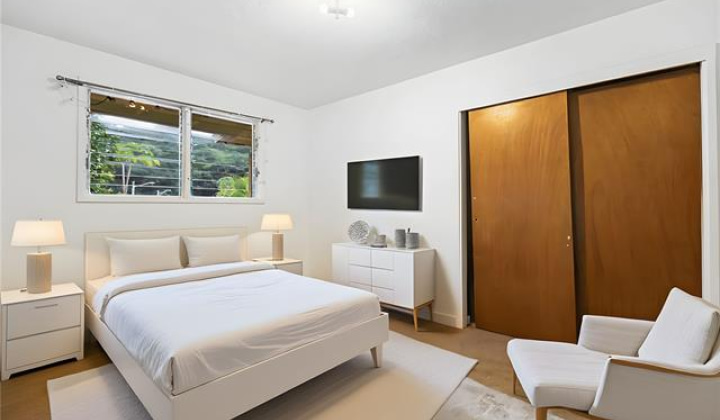 47-325 Ahuimanu Road,Kaneohe,Hawaii,96744,12 Bedrooms Bedrooms,6 BathroomsBathrooms,Single family,Ahuimanu,19396360