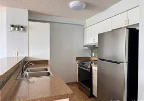 215 King Street,Honolulu,Hawaii,96817,1 ベッドルーム ベッドルーム,1 バスルームバスルーム,コンド / タウンハウス,King,16,18232677